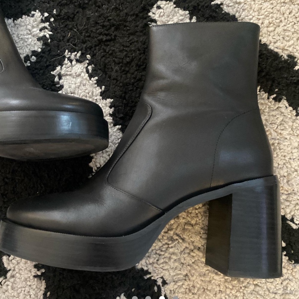 Tony bianco boots 🖤 once once retails at 259